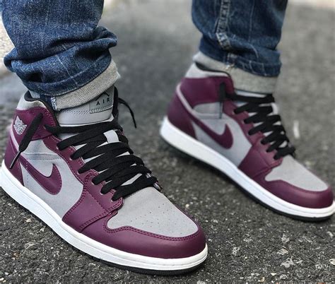 jordan 1 men's bordeaux shoes.